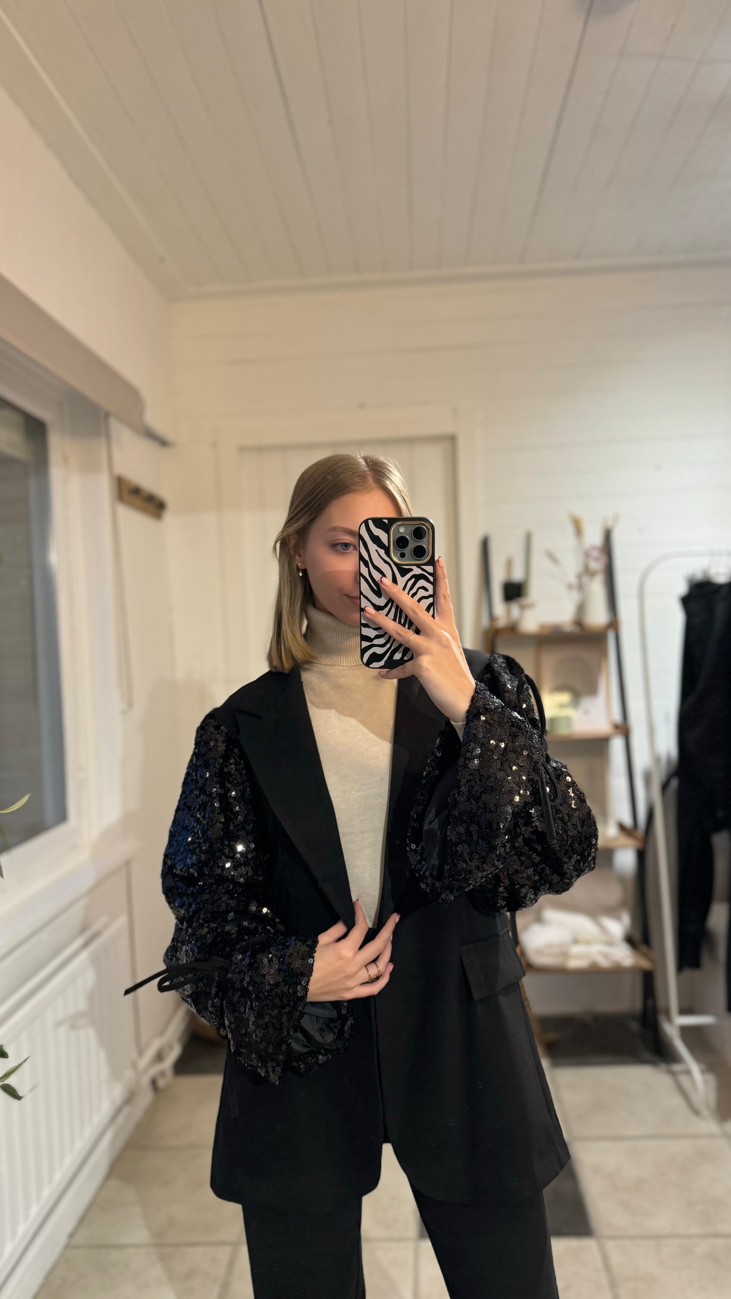 BLAZER MET GLITTER I ZWART