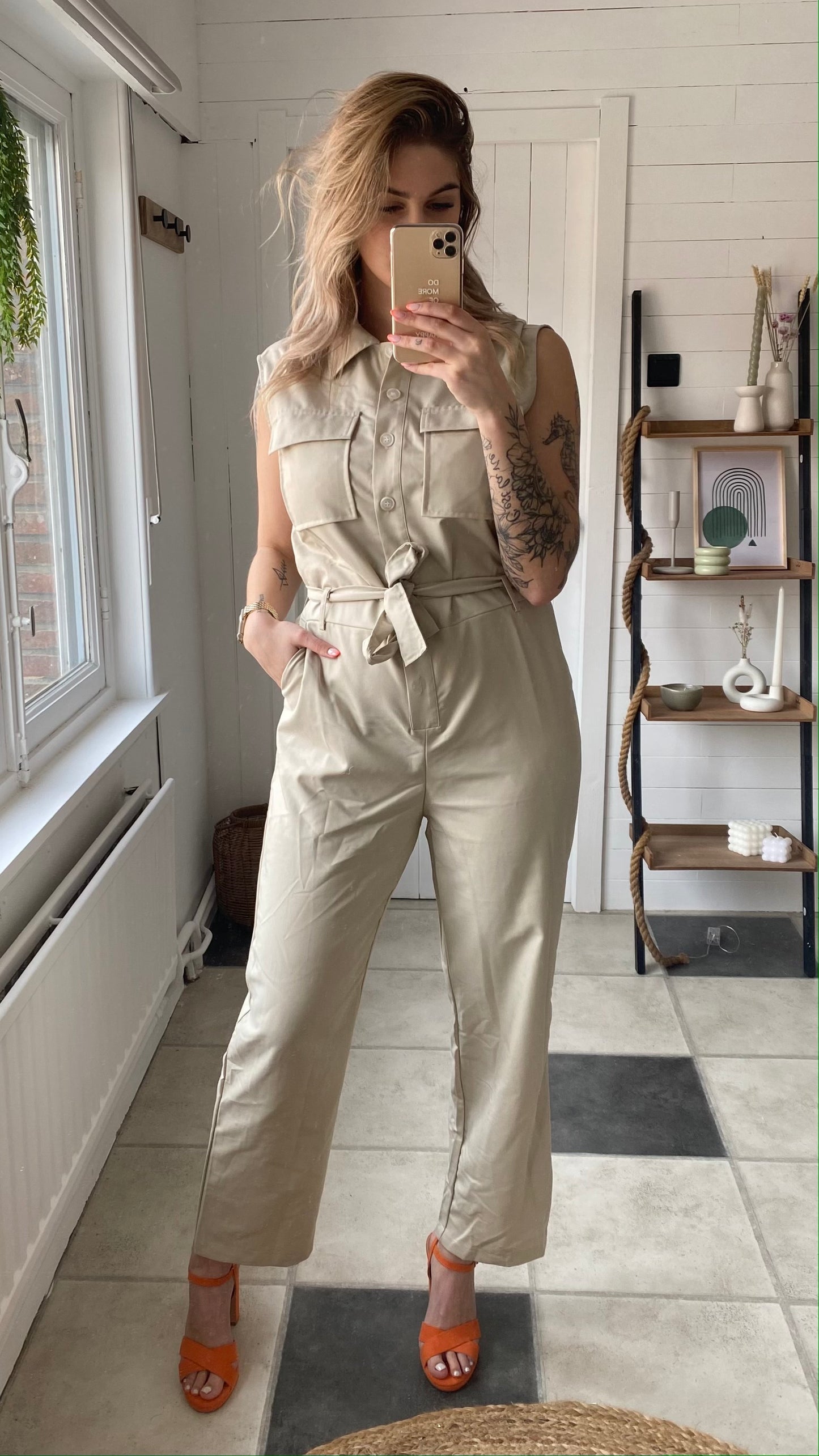 JUMPSUIT ZONDER MOUWEN I BEIGE