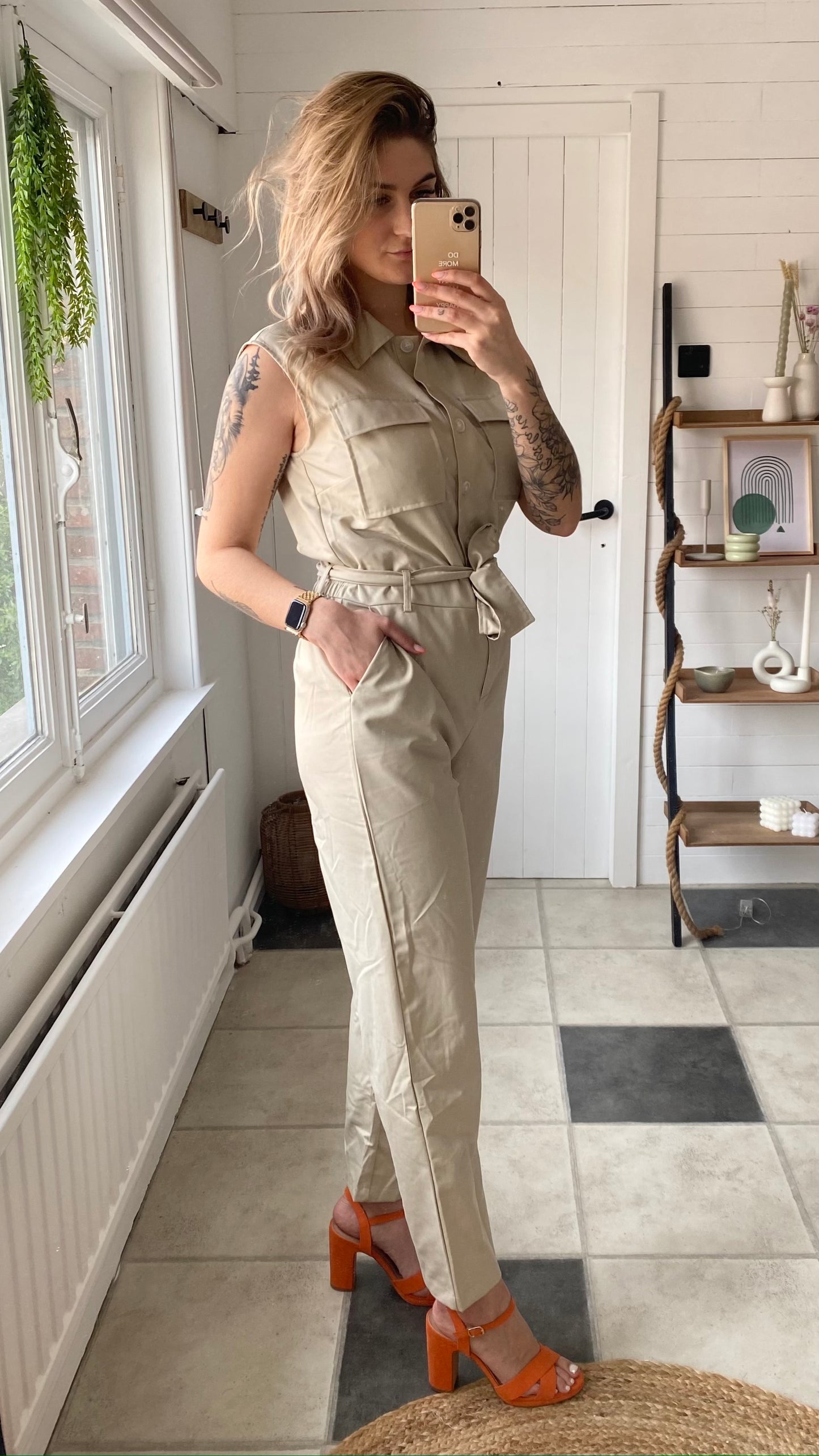 JUMPSUIT ZONDER MOUWEN I BEIGE