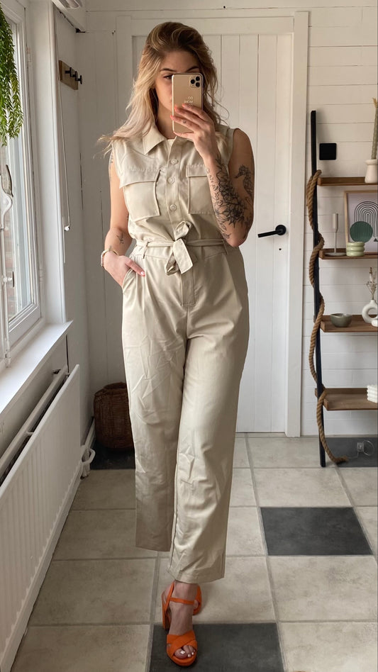 JUMPSUIT ZONDER MOUWEN I BEIGE