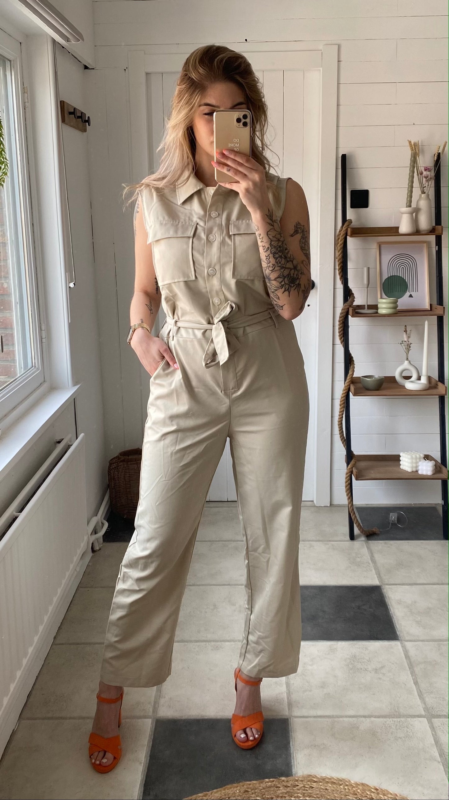 JUMPSUIT ZONDER MOUWEN I BEIGE